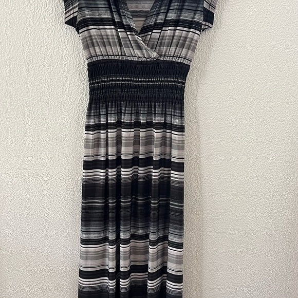 Magic Blue and Gray Sleeveless V-Neck Maxi Sundress - Picture 1 of 4